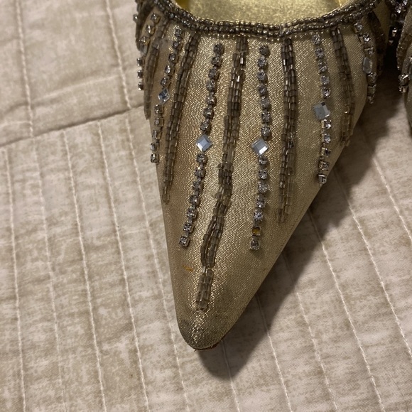 Golden heels - Picture 7 of 9